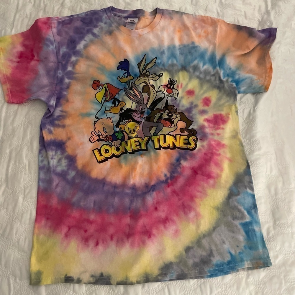 Looney Tunes hand crafted tie dye tshirt size L